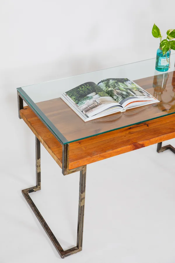Oak & Iron Furniture — render